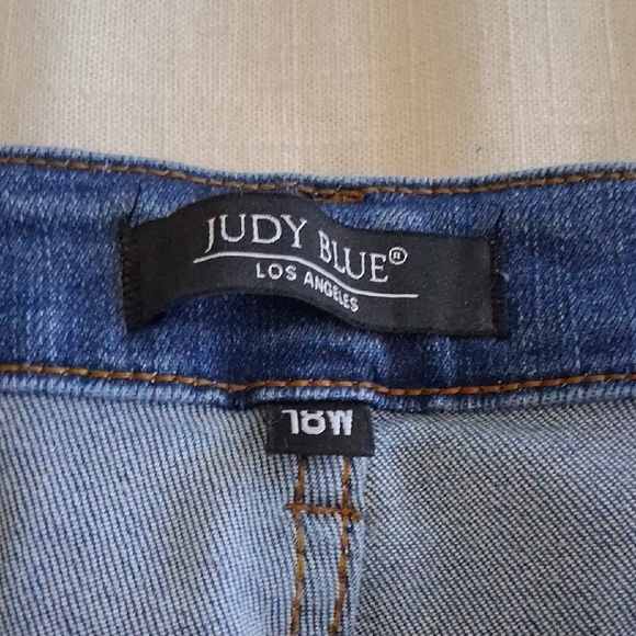 Judy Blue Classic Denim Jeans - Picture 5 of 5